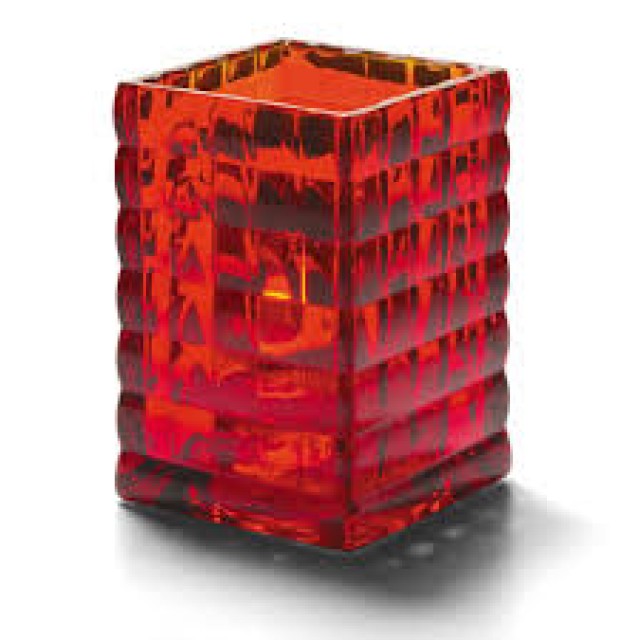 Žvakidė kvadratinė, optinio stiklo (raudona) aukštis 9,5 cm, ø6,5 cm; HD12 15 18
