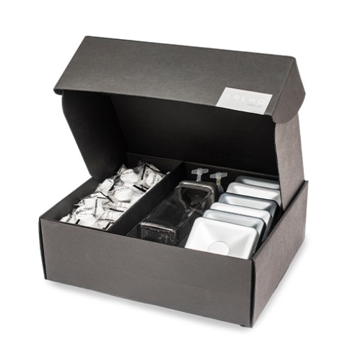 Rinkinys NAPKIN servetėlėms (1 ampulė, 6 padėkliukai: 3 aliuminio, 3 titano, 5O Napkin servetėlių, 2 kvapniosios esencijos)